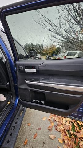 2014 toyota tundra limited