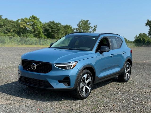 2024 volvo xc40 b5 core
