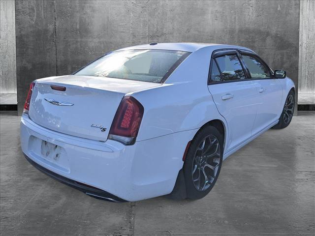 2016 chrysler 300 s