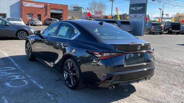 2022 lexus is in saint louis, missouri