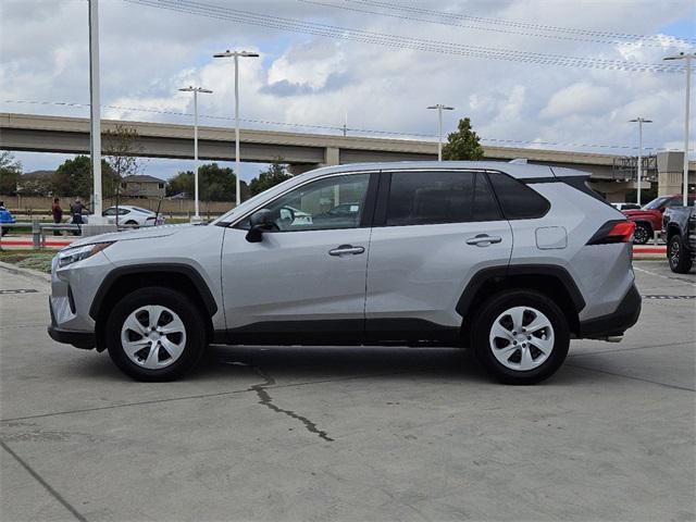 2024 toyota rav4 le