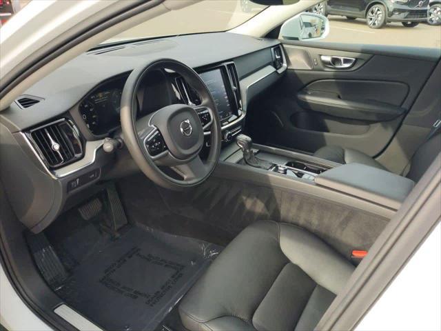 2022 volvo v60 cross country t5