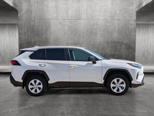 2024 toyota rav4 le