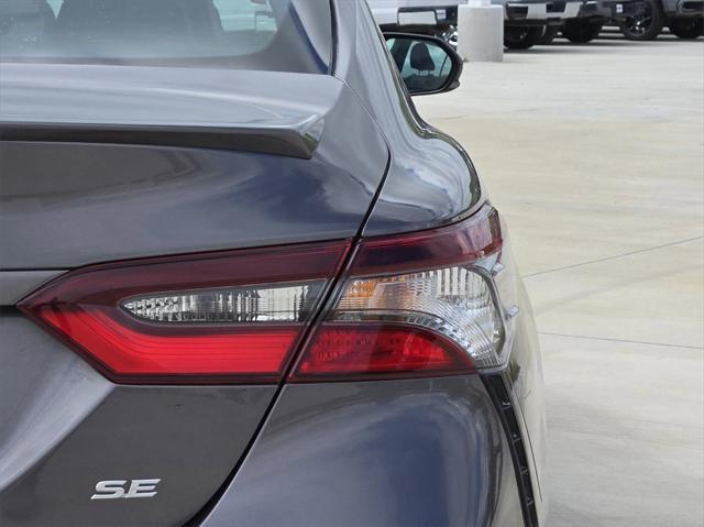 2023 toyota camry se