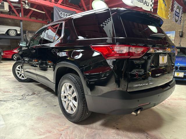 2018 chevrolet traverse lt cloth