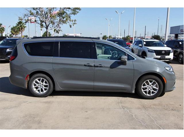 2022 chrysler pacifica touring-l