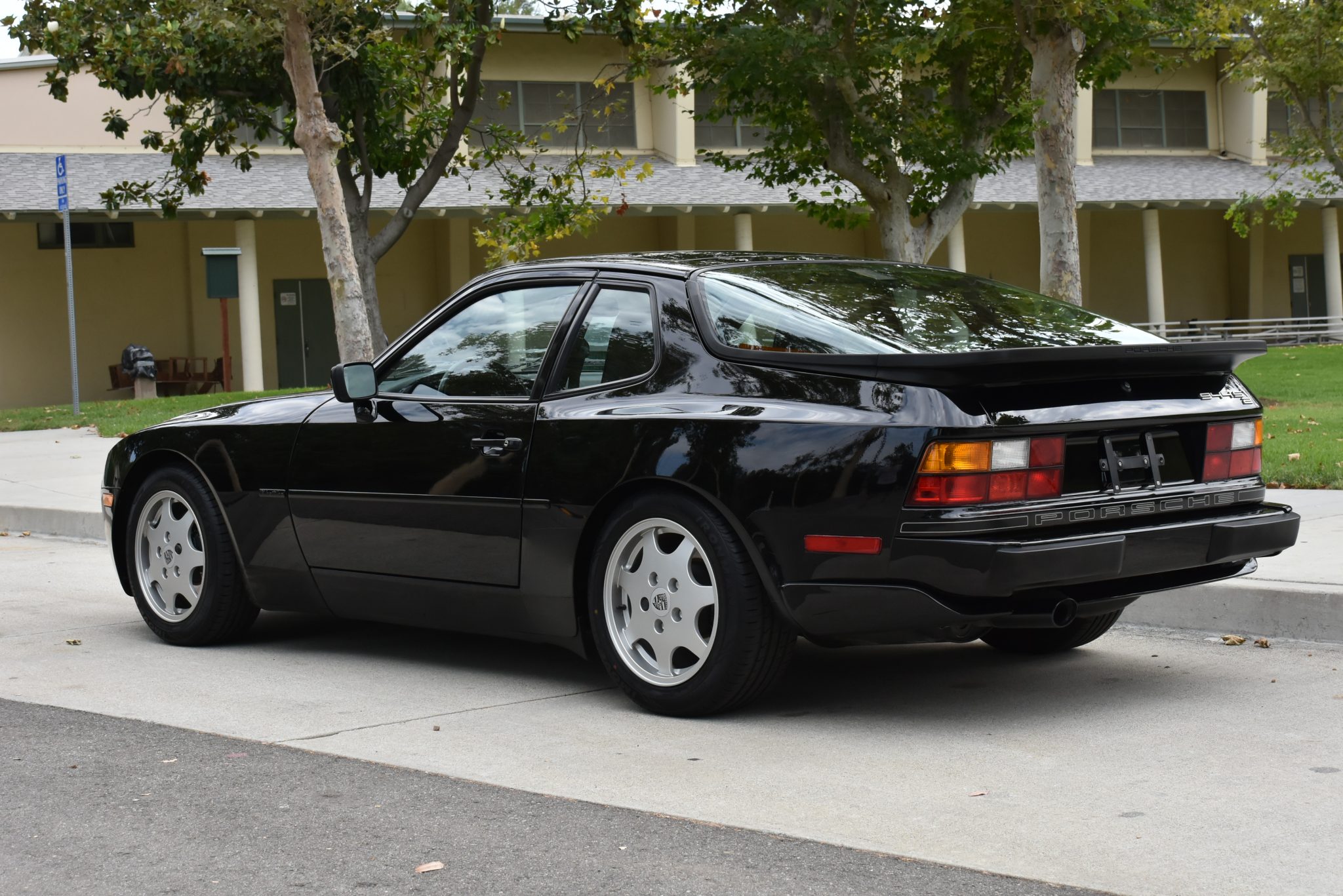 1989 porsche 944 s2