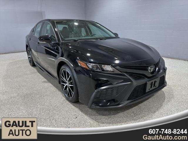 2022 toyota camry se
