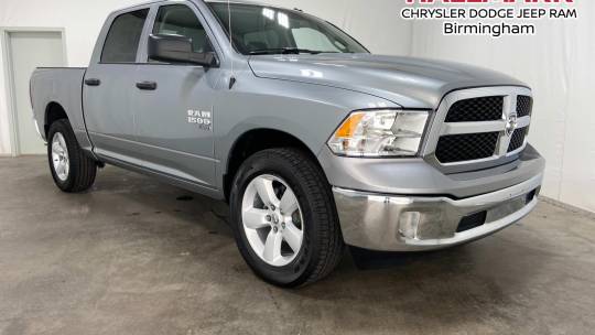 new 2023 ram 1500 classic tradesman crew cab 5'7" box 4wd