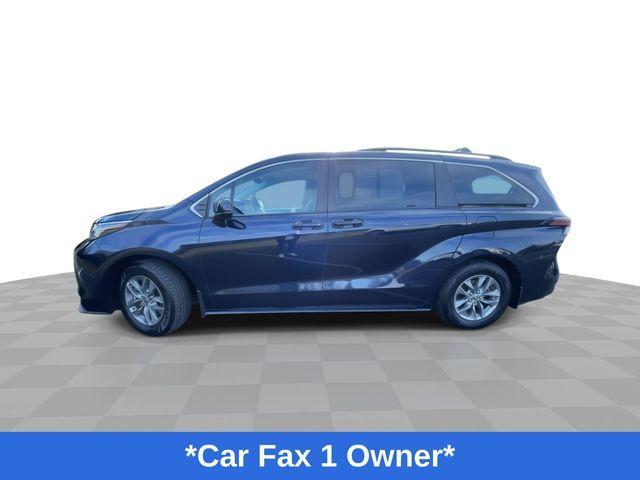 2022 toyota sienna le