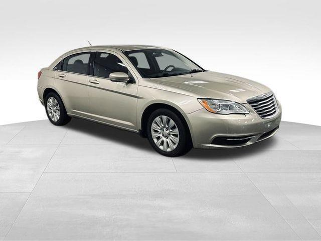 2013 chrysler 200 lx