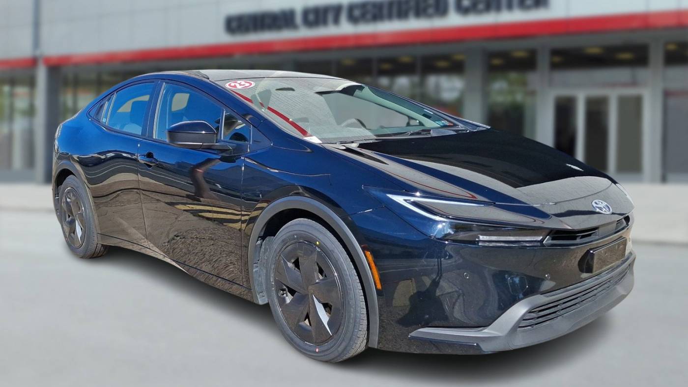 2023 toyota prius le