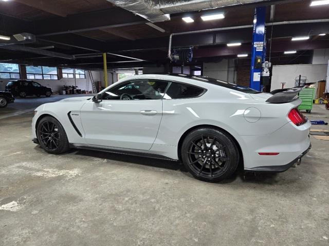 2016 ford shelby gt350 base