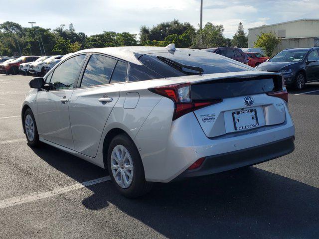 2019 toyota prius le
