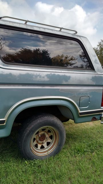 81 4x4 ford bronco. no motor