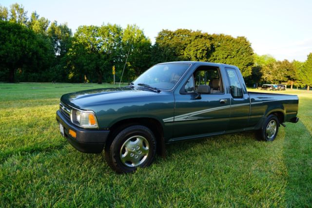 1992 toyota pickup truck extra-cab automatic super low miles 79,000
