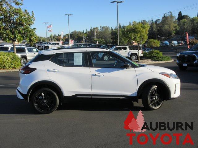 2023 nissan kicks sr