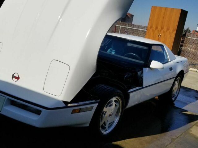 1984 convertible soft and hard top corvette