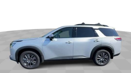 2023 Nissan Pathfinder sv