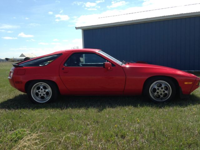 1983 porsche 928 - consistently maintained- impeccable shape-4 owner car-5 speed