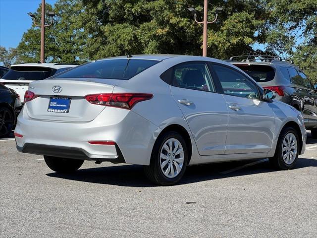 2022 hyundai accent se