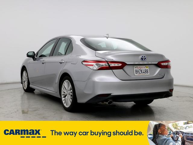 2019 toyota camry hybrid xle