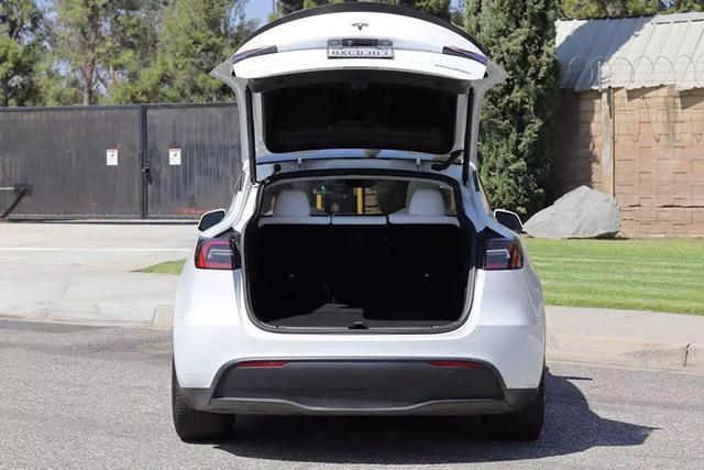 2021 tesla model y performance