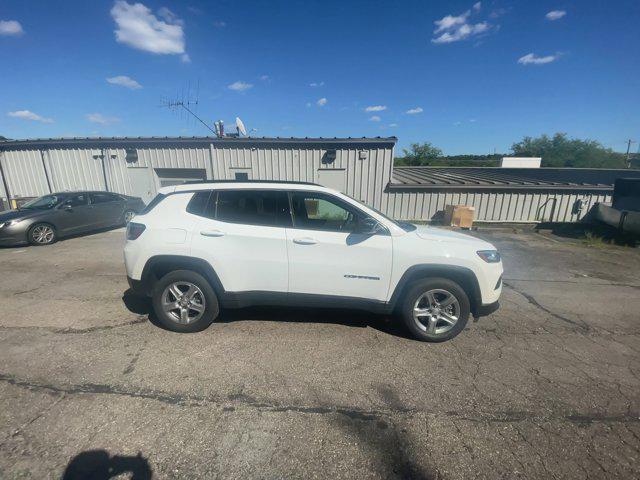 2023 jeep compass latitude