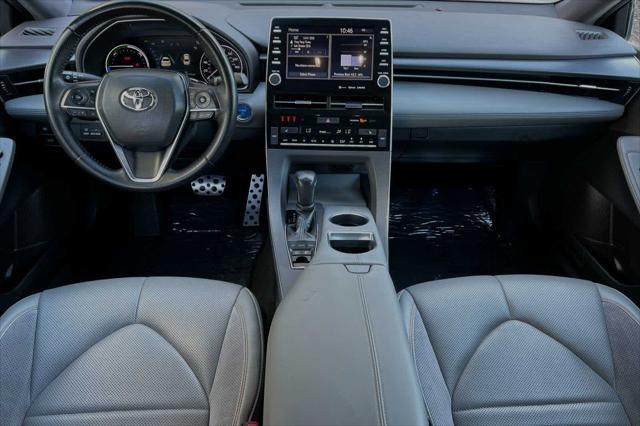 2020 toyota avalon hybrid xse