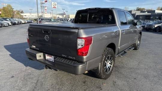 2021 nissan titan sv