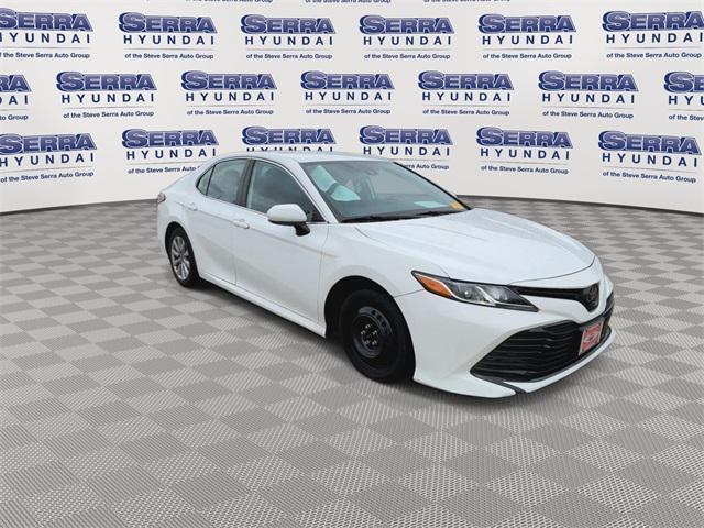 2020 toyota camry le