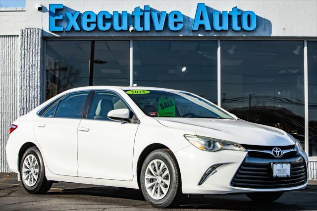 2015 toyota camry le