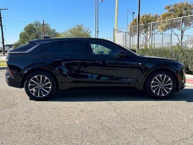 2024 cadillac lyriq sport