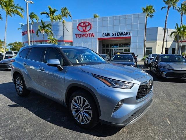 2021 toyota highlander platinum