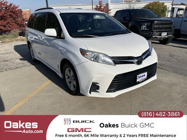 2020 toyota sienna le