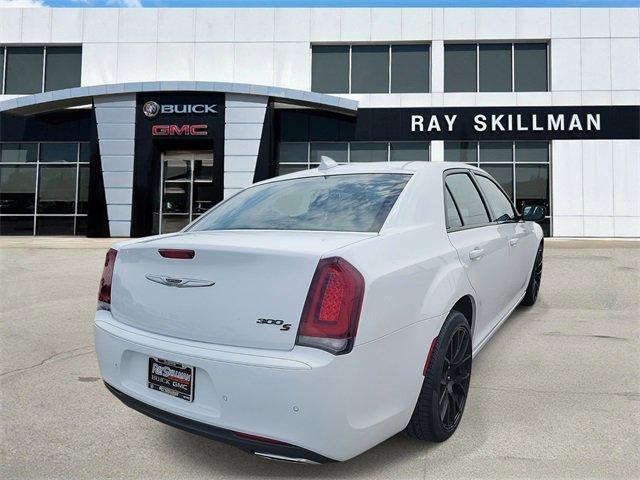 2023 chrysler 300 s