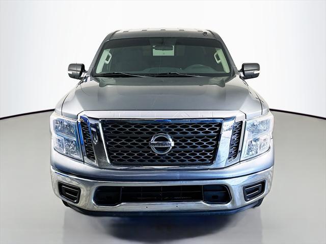 2017 nissan titan sv