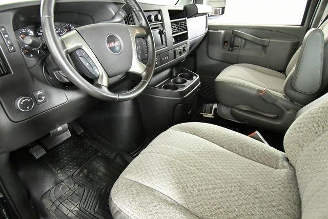 2016 gmc savana 2500 lt