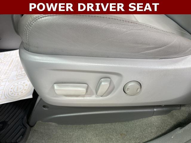 2017 toyota sienna limited