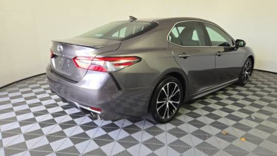 2019 toyota camry se