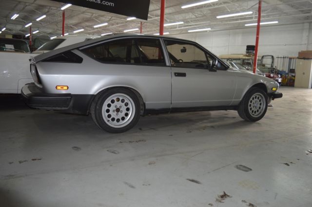 1983 alfa romeo gtv 6 silver great deal!