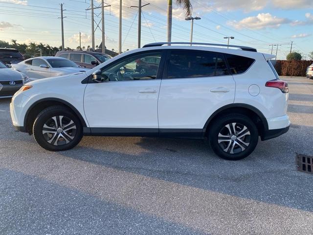 2018 toyota rav4 le