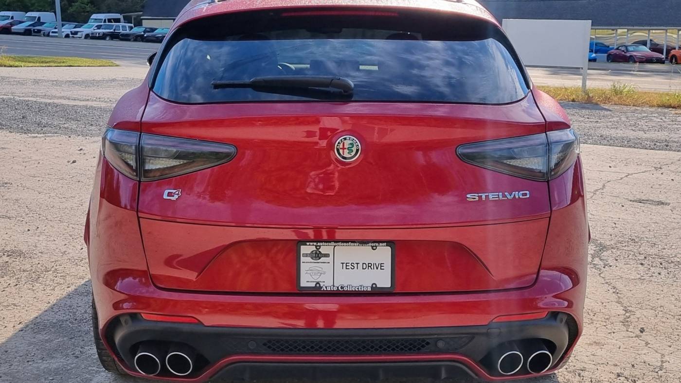 2024 alfa romeo stelvio quadrifoglio