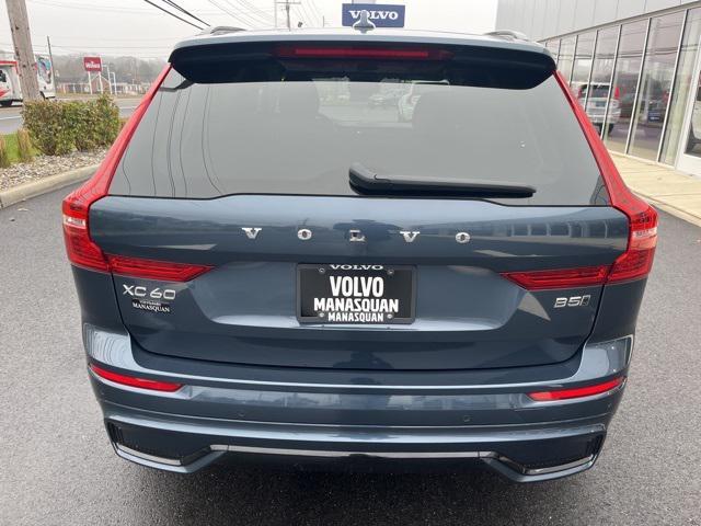 2024 volvo xc60 b5 plus dark theme