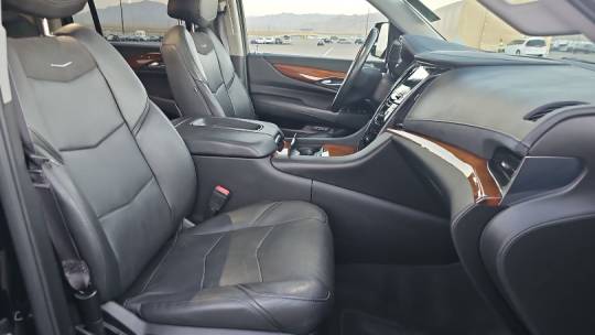 2017 cadillac escalade esv luxury