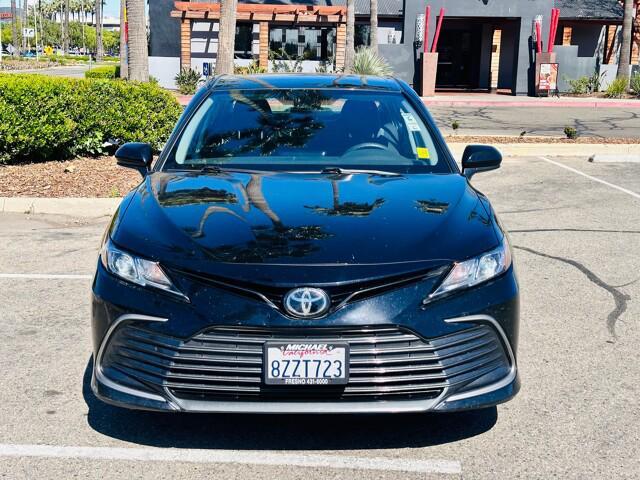 2022 toyota camry le