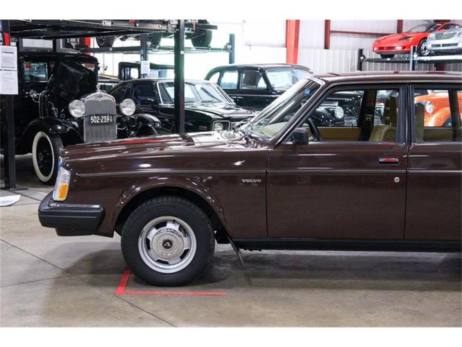 1983 volvo 240 in kentwood, michigan