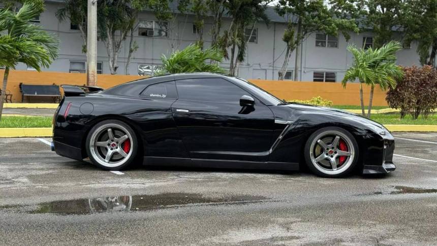 2010 nissan gt-r premium
