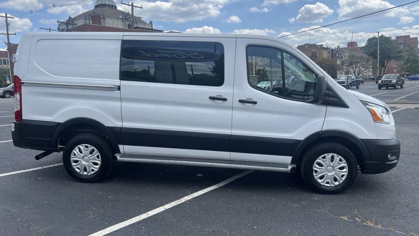 2022 ford transit 250