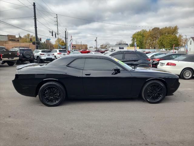 2014 dodge challenger sxt